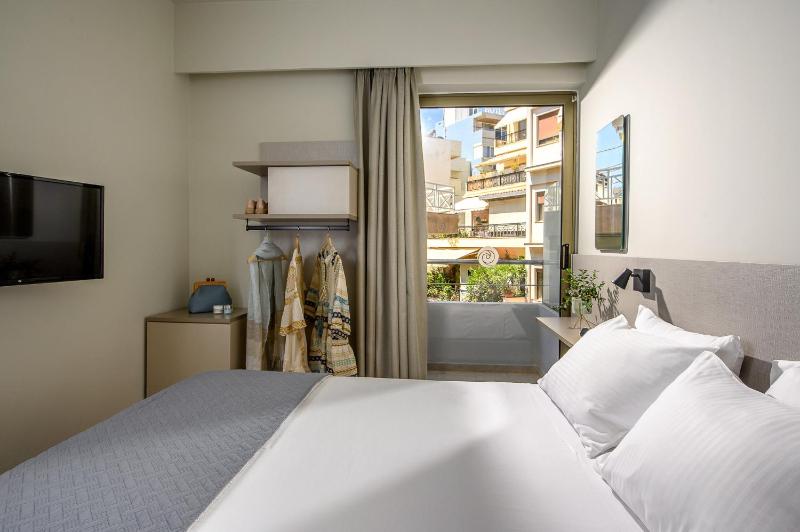 Twin/Double Room image 3