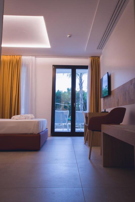 Sunset Hotel - image 30