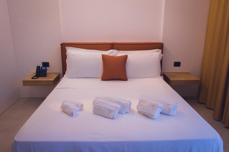 Sunset Hotel - image 19
