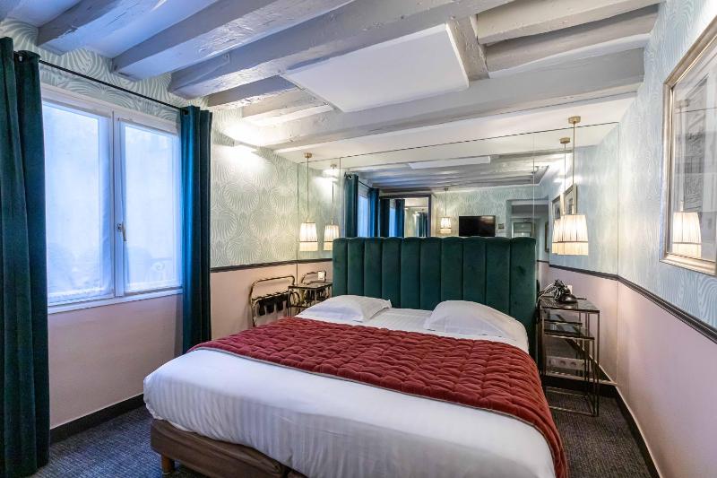 Interconnecting Room image 4