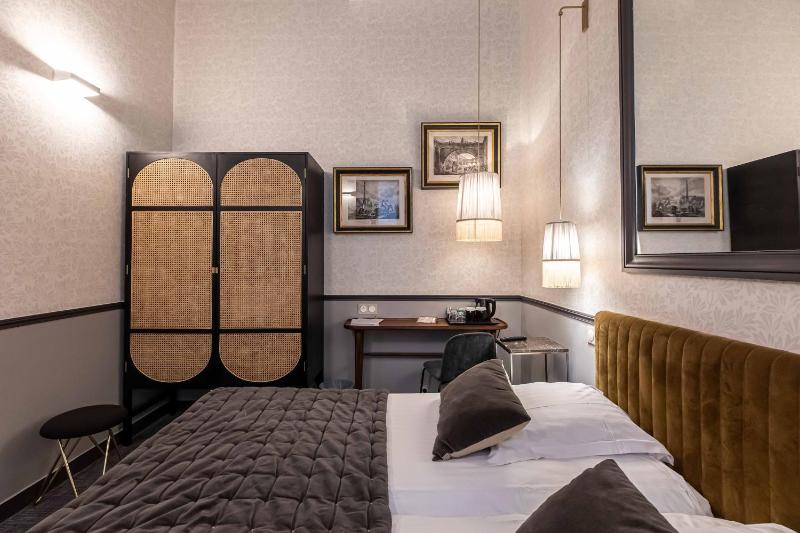 Superior Twin Room image 2