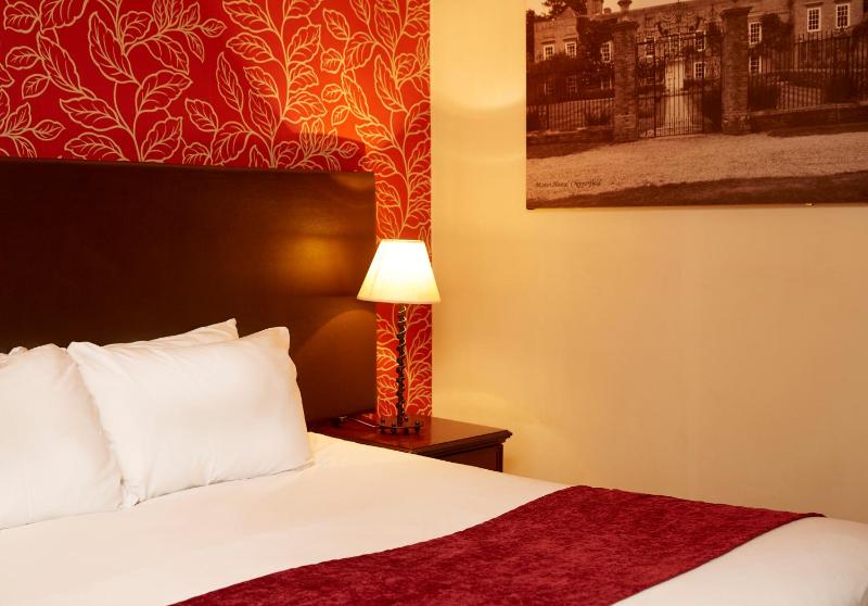 Double Room image 3