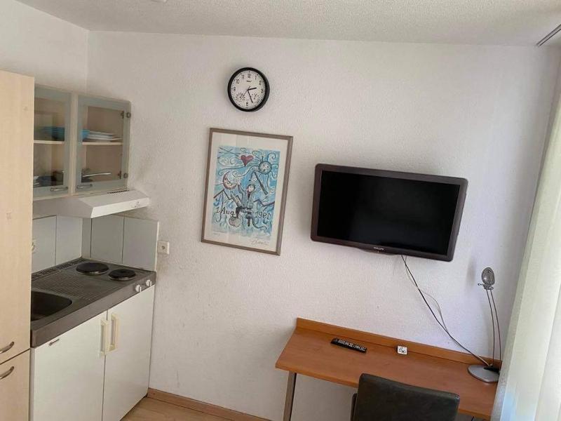 One-Bedroom Apartment image 4