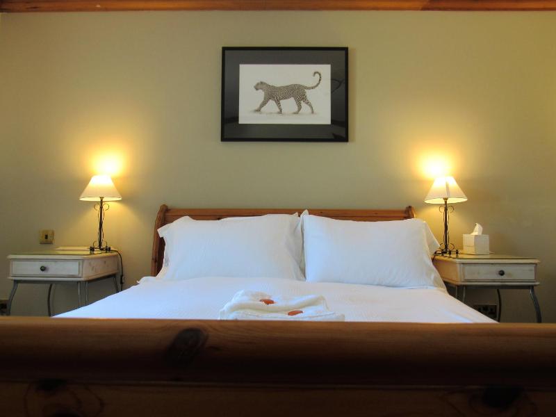Double Room image 4