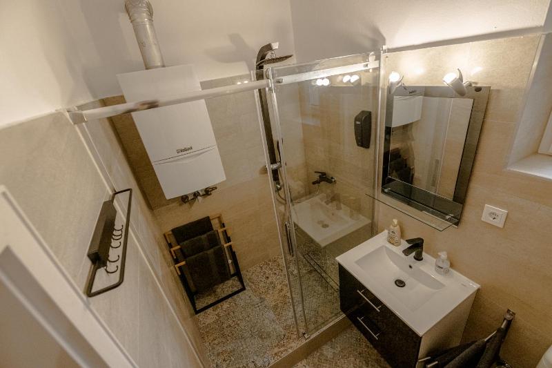 Downtown Suite - image 16