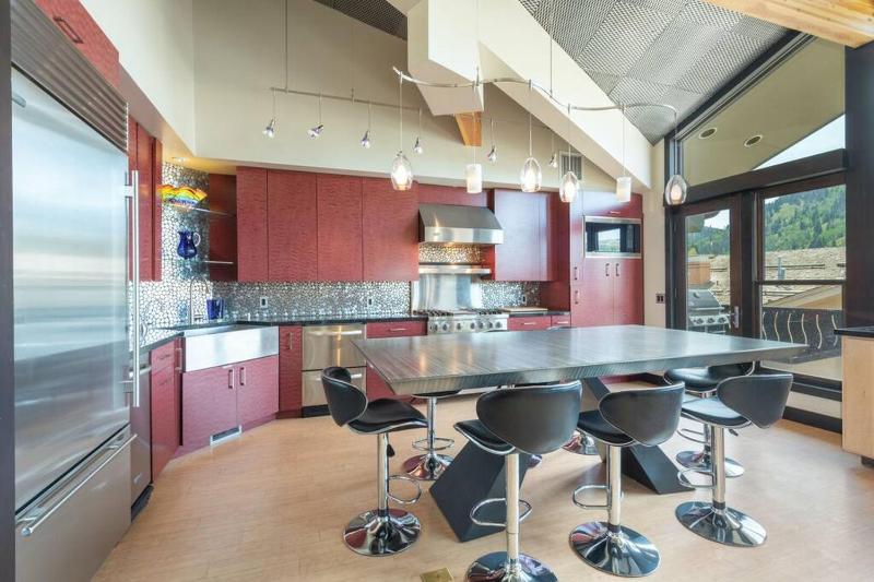 Unrivaled Luxury Penthouse Ski In Ski Out 3 Bed+Den Modern Views Silver Lake Village Deer Valley - image 26