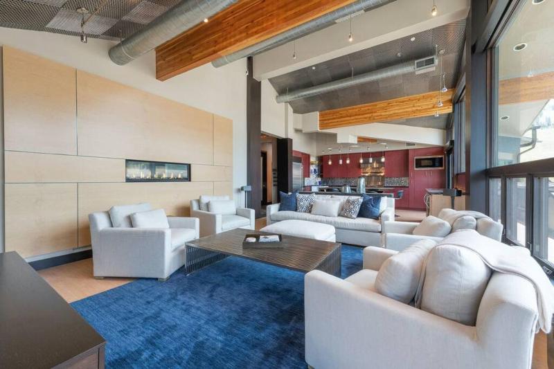 Unrivaled Luxury Penthouse Ski In Ski Out 3 Bed+Den Modern Views Silver Lake Village Deer Valley - image 24