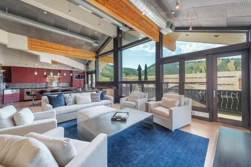 Unrivaled Luxury Penthouse Ski In Ski Out 3 Bed+Den Modern Views Silver Lake Village Deer Valley - image 8
