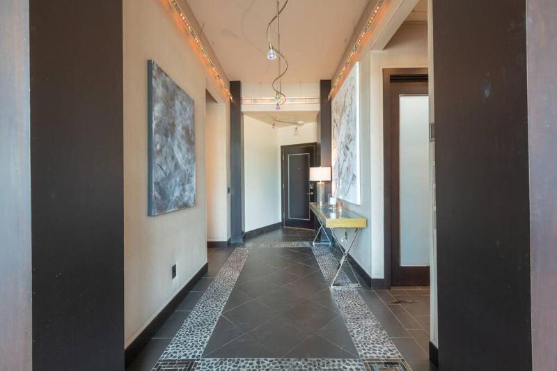 Unrivaled Luxury Penthouse Ski In Ski Out 3 Bed+Den Modern Views Silver Lake Village Deer Valley - image 16