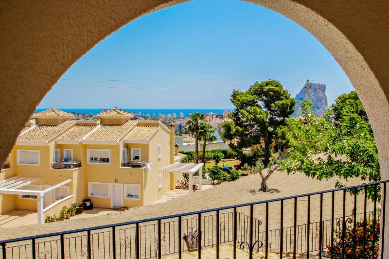 Laura-28A - traditionally furnished detached villa with peaceful surroundings in Calpe - image 8