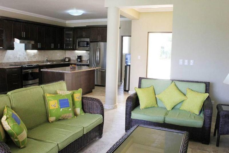 Cozy and Luxurious 2 bedroom apartment - image 3
