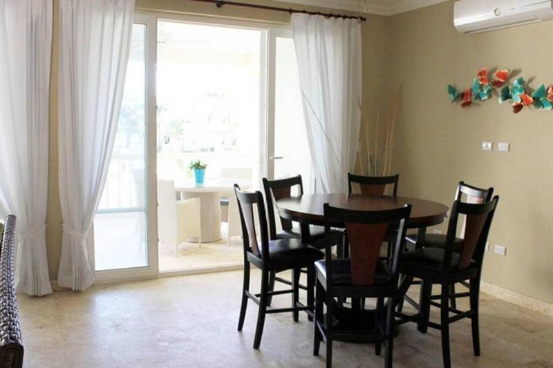 Cozy and Luxurious 2 bedroom apartment - image 13