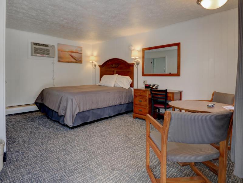 Queen Room image 3