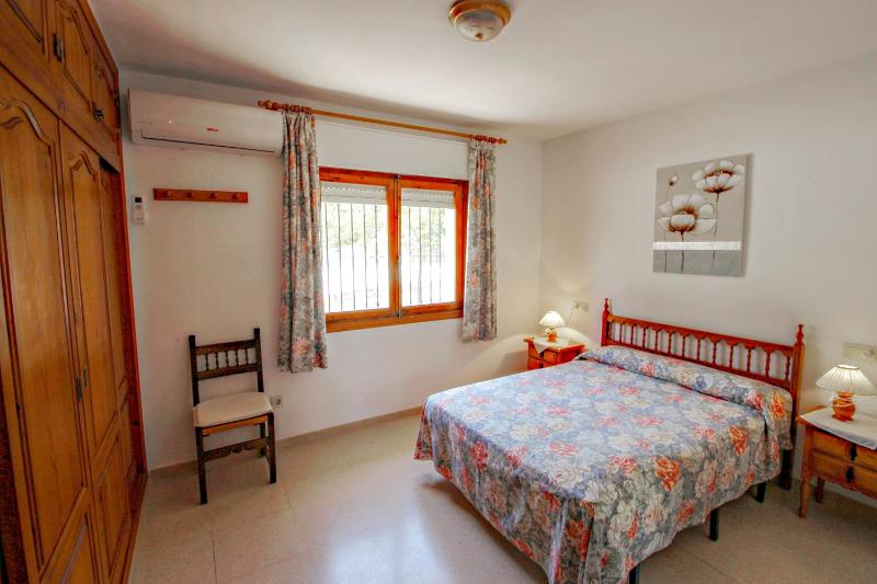 Laura-28A - traditionally furnished detached villa with peaceful surroundings in Calpe - image 7