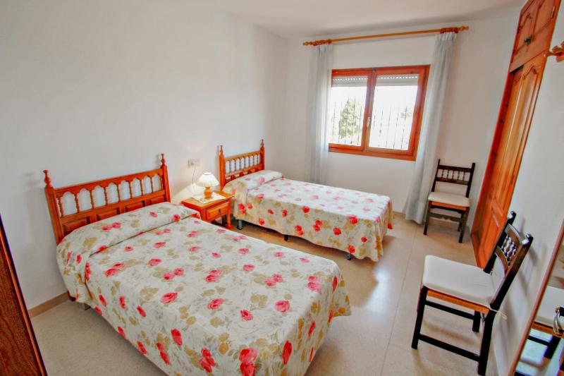 Laura-28A - traditionally furnished detached villa with peaceful surroundings in Calpe - image 10
