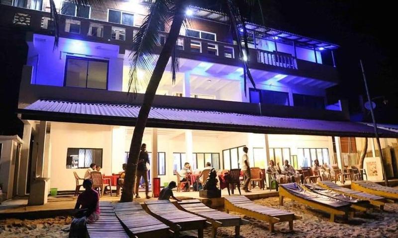 Hansa Surf Hotel - image 1