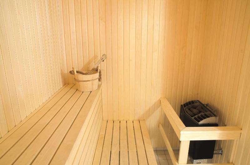 Three-Bedroom Apartment (7 Adults) image 4