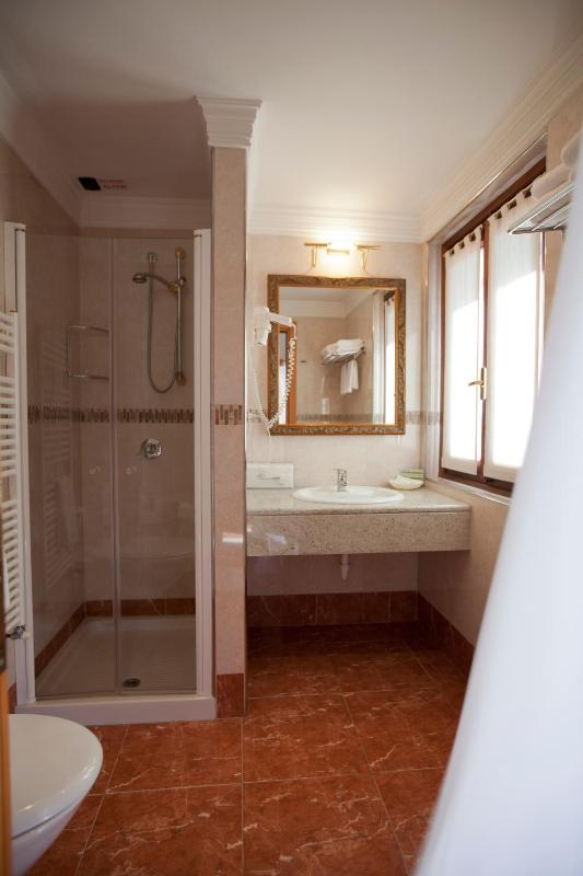 Comfort Quadruple Room image 4