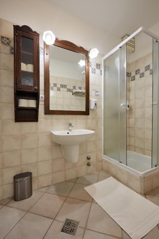 Double Room image 1