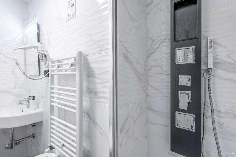 Single Room image 1