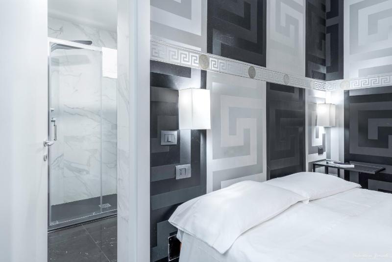 Quadruple Room image 2