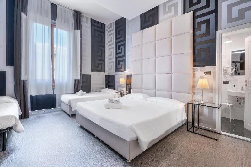 Quadruple Room image 3