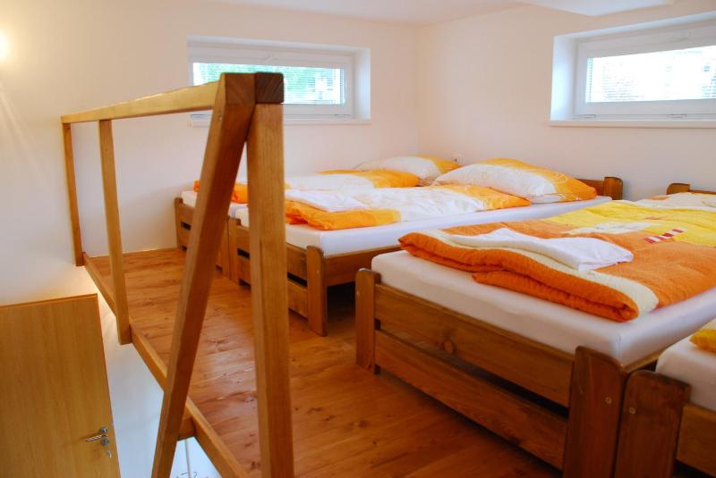 Sextuplet Room  image 4