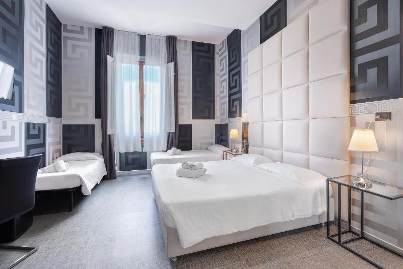 Quadruple Room image 4