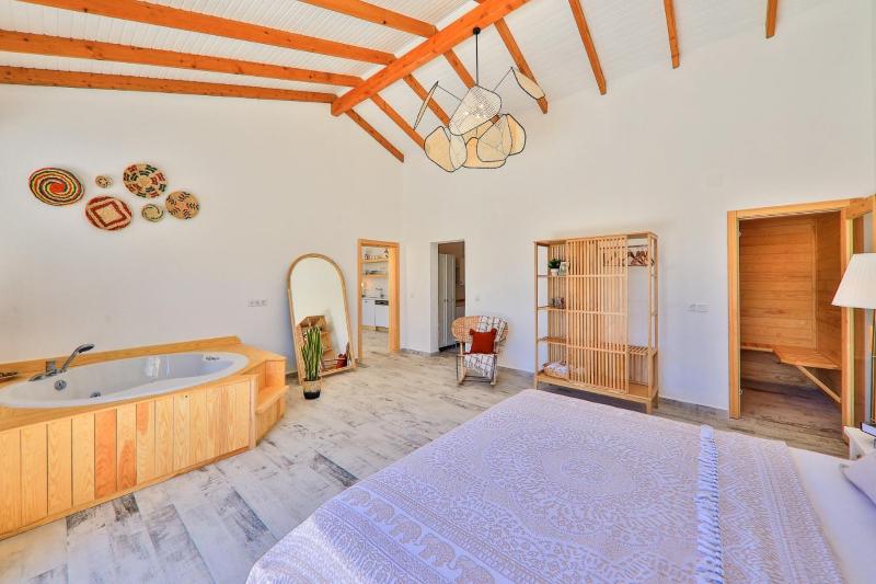 One-Bedroom House image 4
