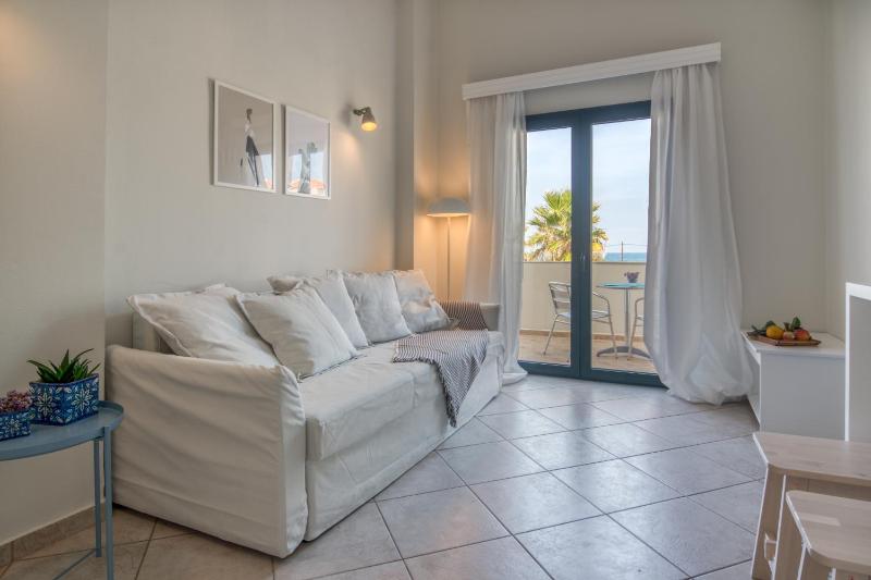 Family Room with Sea View image 2