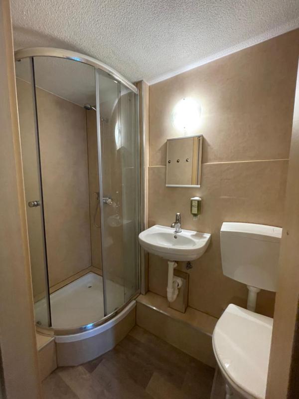 Double Room with Shared Bathroom image 4