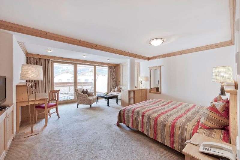 Junior Suite with Mountain View image 1