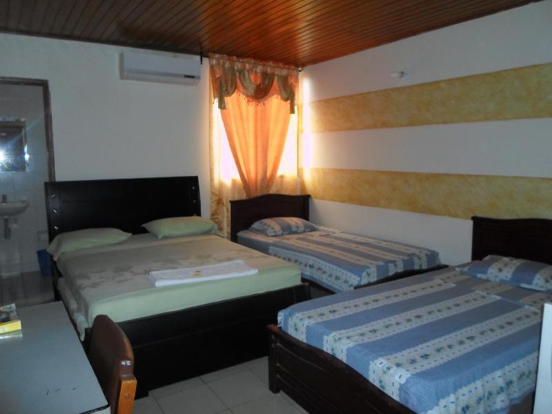 Hotel Colonial Inn - image 25