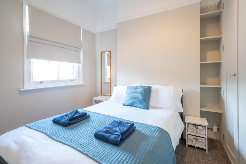 Double Room with Shared Bathroom image 3