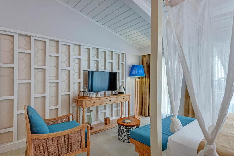 Deluxe Double Room with Side Sea View image 1