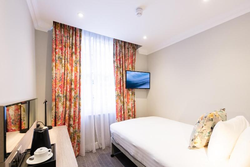Single Room image 4