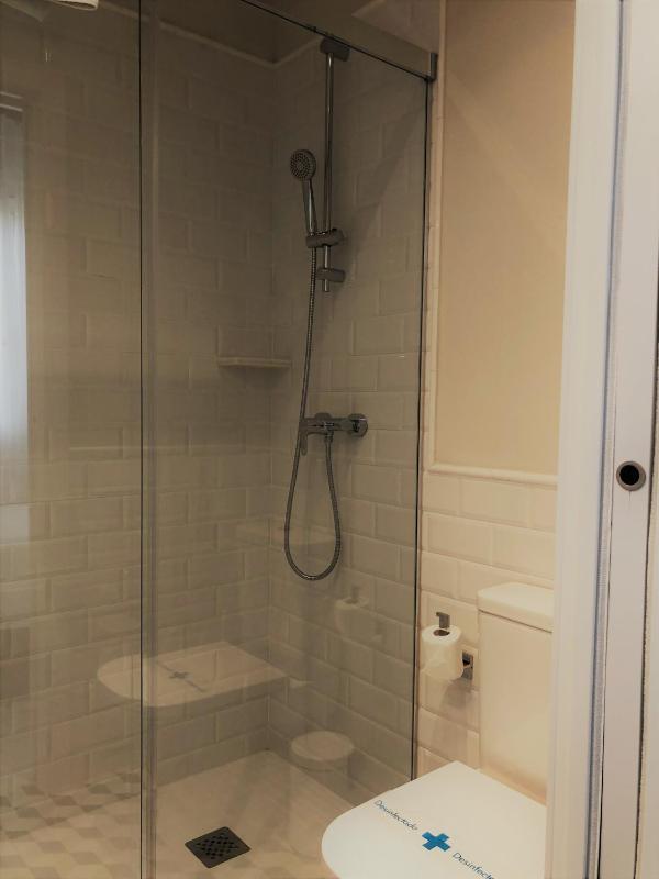 Single Room image 2