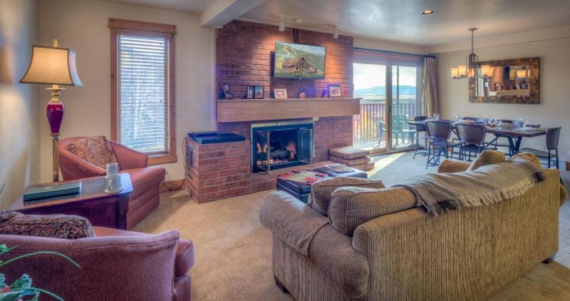 Bear Claw 202 - True Ski-in Ski-out Access Gondola Views & Winter Shuttle! - image 10