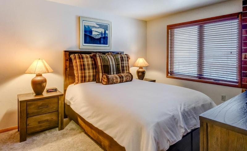 Three-Bedroom Apartment image 4