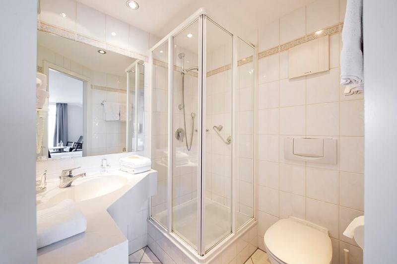 Single Room image 4