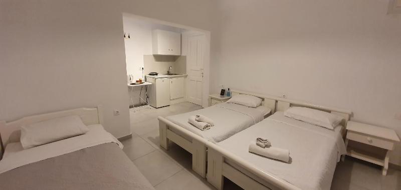  Standard Quadruple - Ground floor image 1