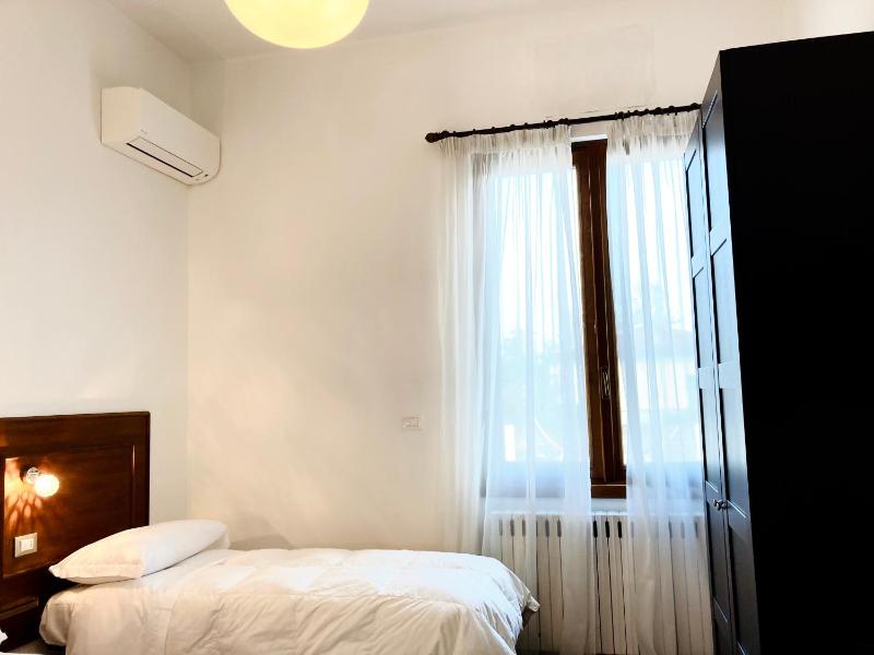 Standard Triple Room image 1