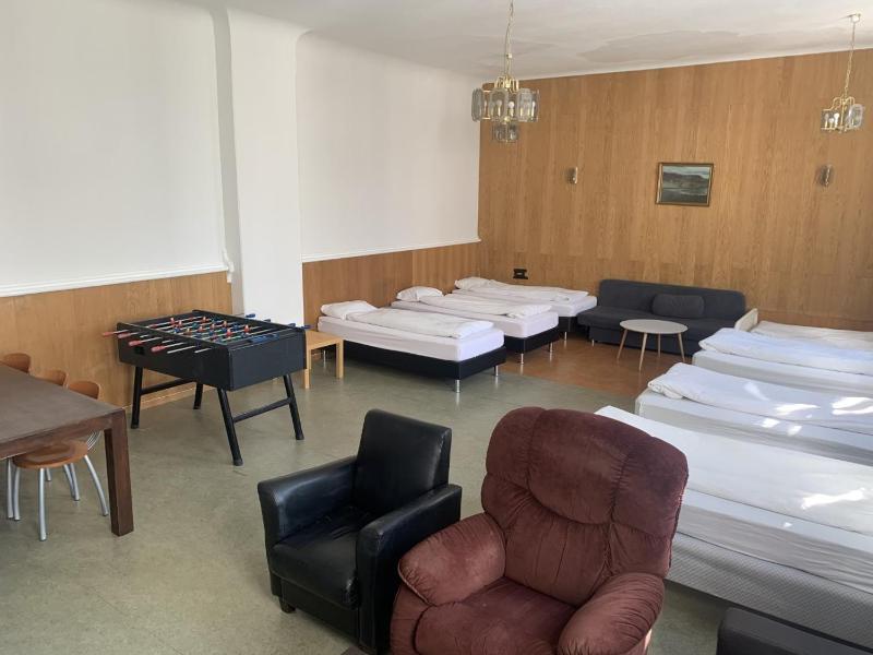 Family Room with Shared Bathroom image 1