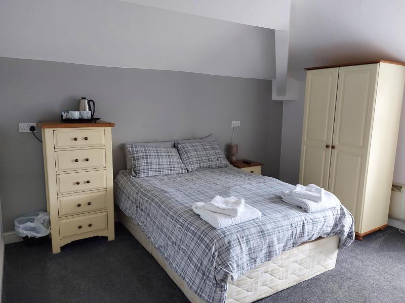 Double Room image 3