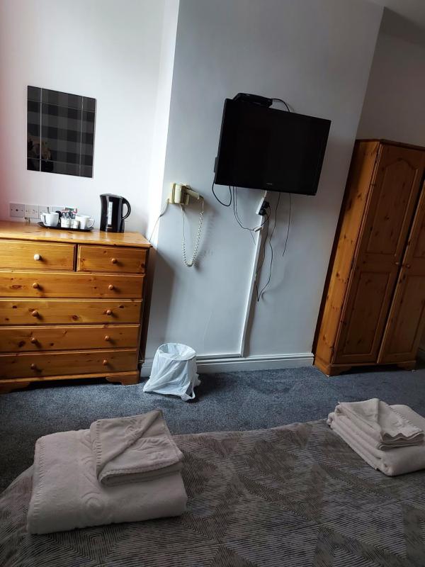 Twin Room image 1