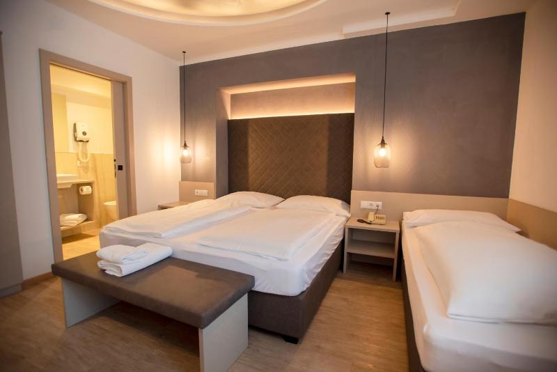 Triple Room image 3