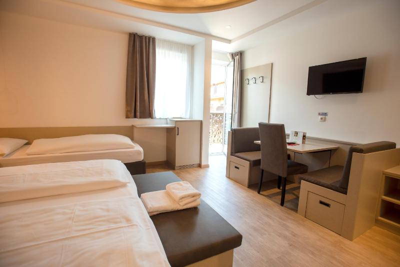 Triple Room image 4