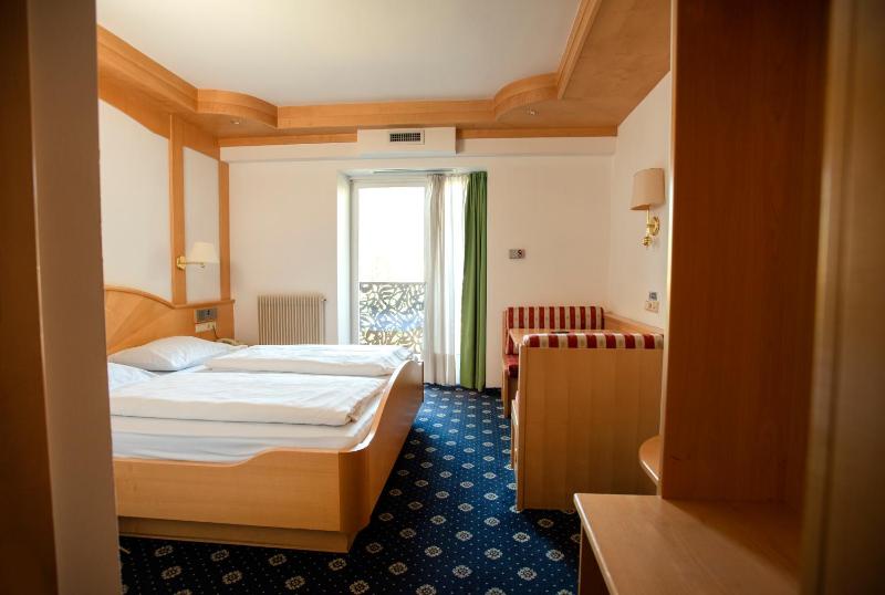 Double Room image 4