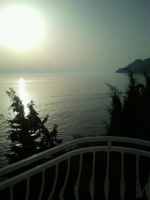 Studio (2 Adults) image 3