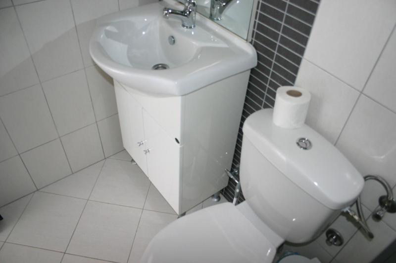 Studio (2 Adults) image 4